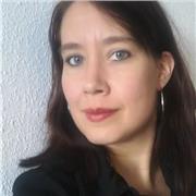 Profesora titulada con amplia experiencia